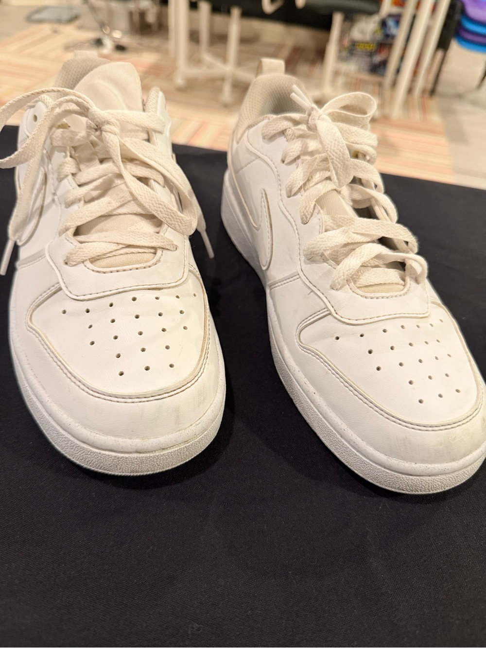 Kids White Low-Top Lace-Up Sneakers by